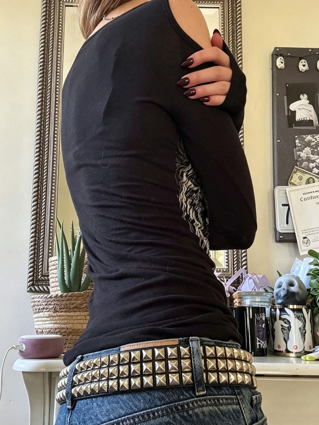 Dark Style Printed Cutout Shoulder Long Sleeve T-shirt