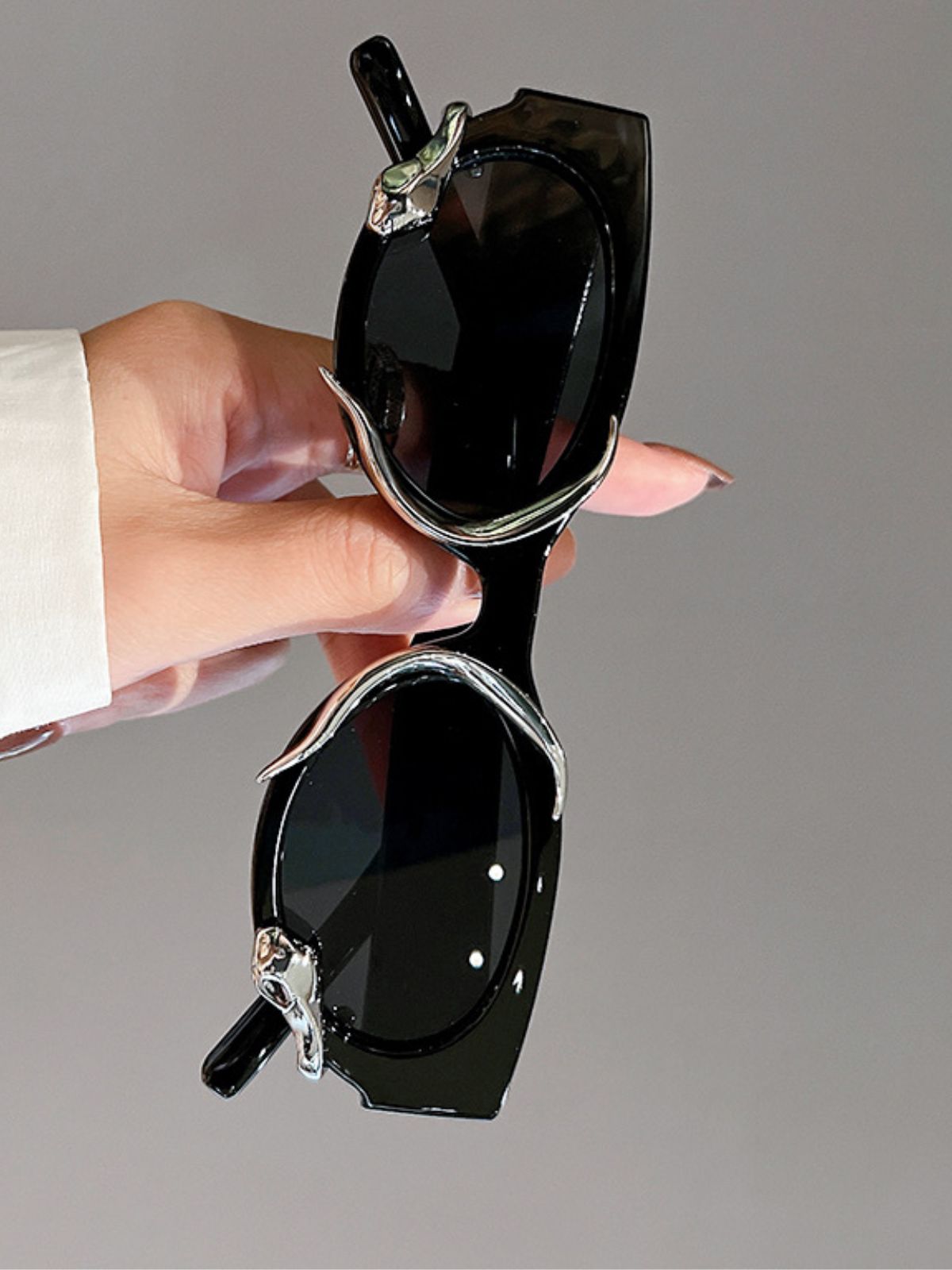 Retro Serpent Cat-Eye Sunglasses