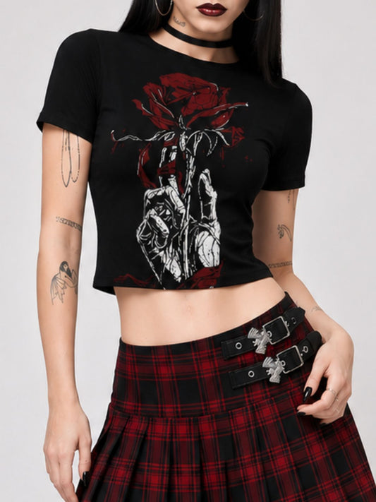 Dark Gothic Holding Red Roses Casual Short-Sleeve T-Shirt