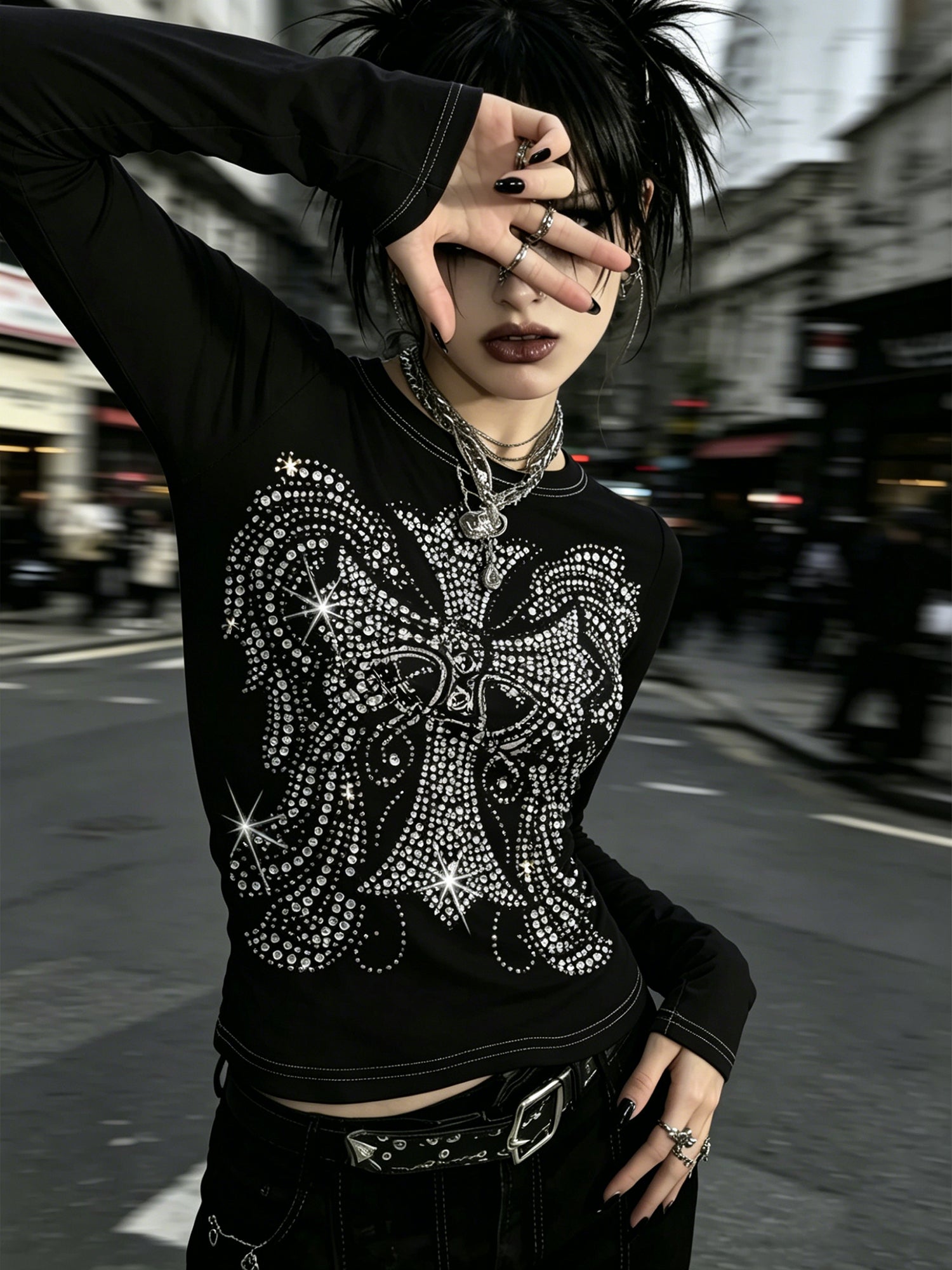 Dark Gothic Round-Neck Winged Retro Long-Sleeve Tee