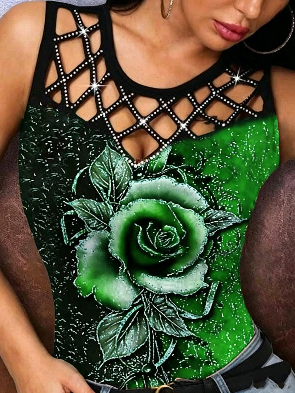 Wish3D Rose-Patterned Openwork Rhinestone Crop Top