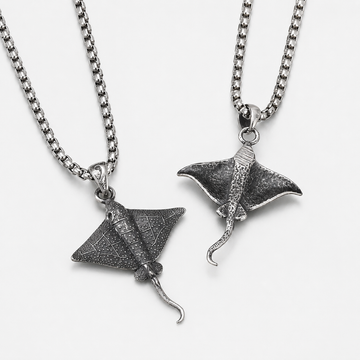 Vintage Manta Ray Ocean Animal Pendant Necklace