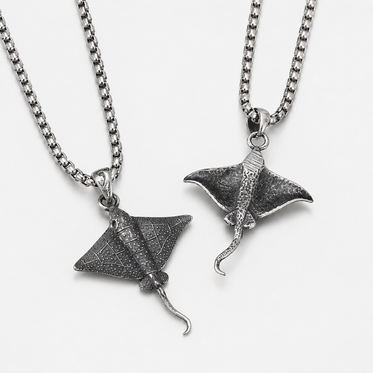 Vintage Manta Ray Ocean Animal Pendant Necklace
