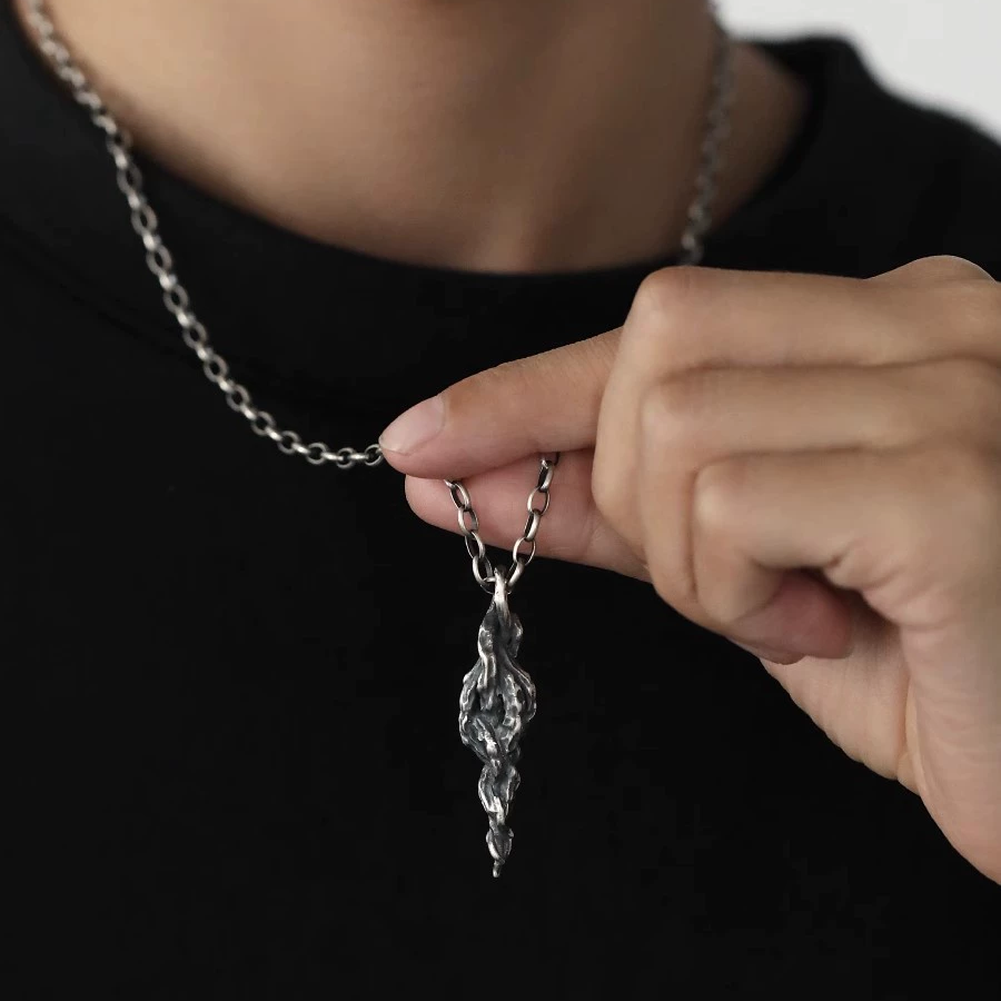 Vintage Minimalist Niche Vine Pendant Necklace