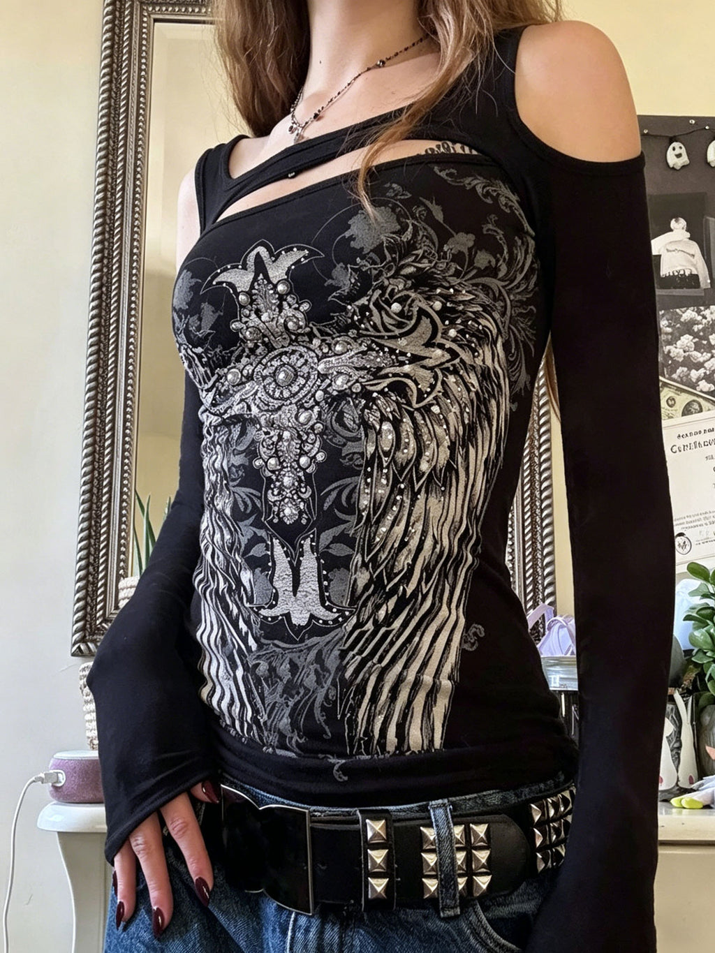 Dark Style Printed Cutout Shoulder Long Sleeve T-shirt