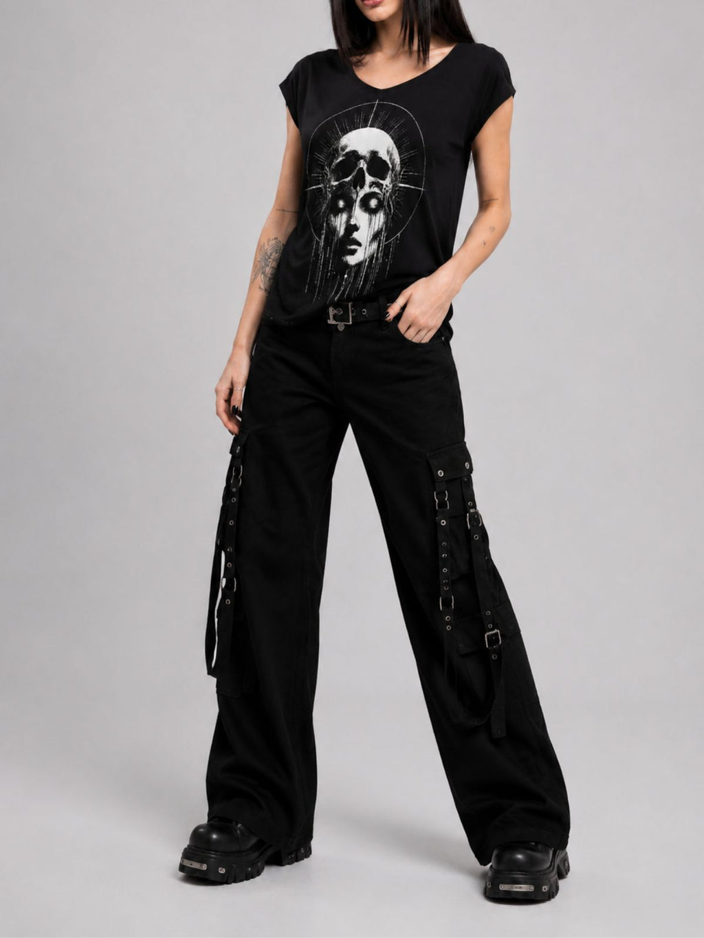 Gothic Skull Optical Illusion Print V-Neck T-Shirt