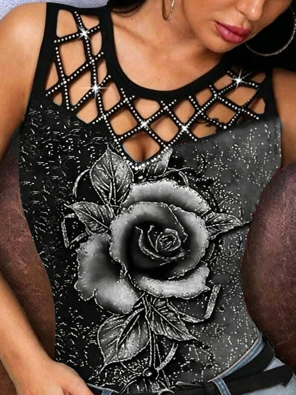 Wish3D Rose-Patterned Openwork Rhinestone Crop Top